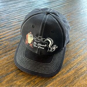 Looney Tunes VTG 90s 1997 Taz And Pepé Le Pew Embroidered SnapBack Ball Cap